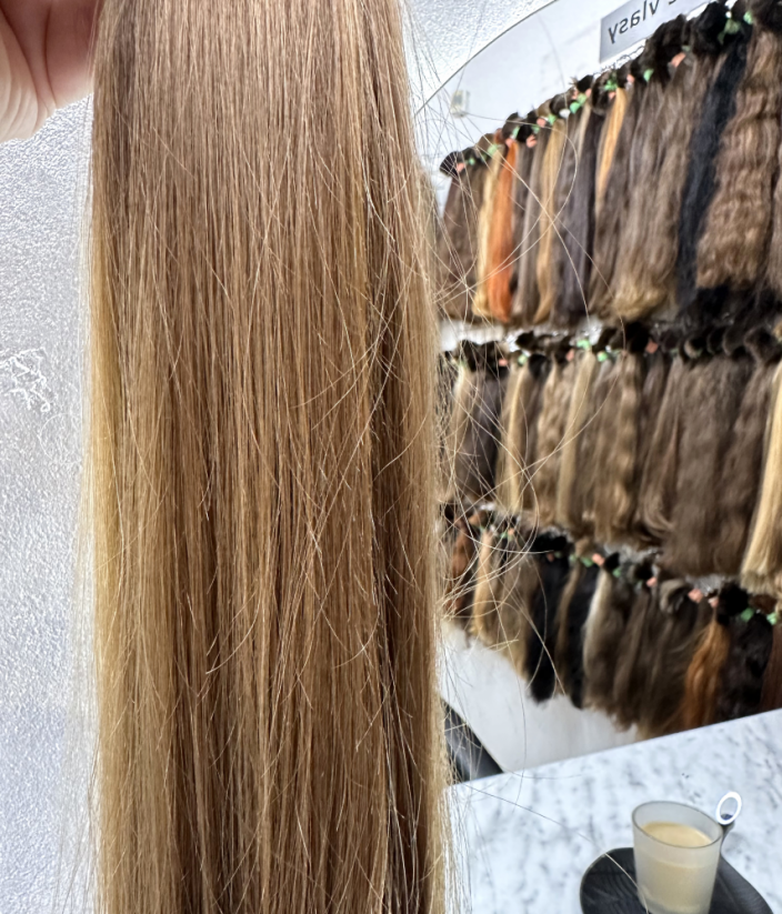 Středoevropské vlasy Deluxe - světle hnědá - Délka: 40-45 cm
